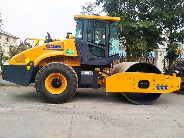 XCMG official 20 ton hydraulic compactor machine XS203H vibratory road roller compactors price